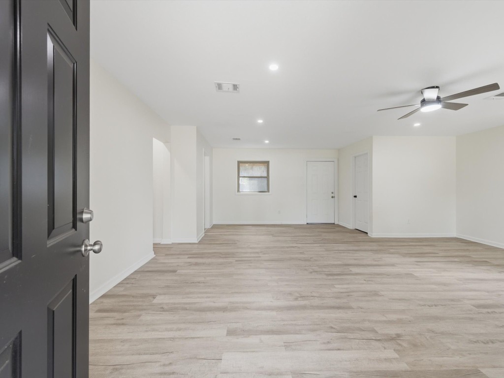 725 Lafayette Street Hempstead, TX 77445 - Photo 4 of 26