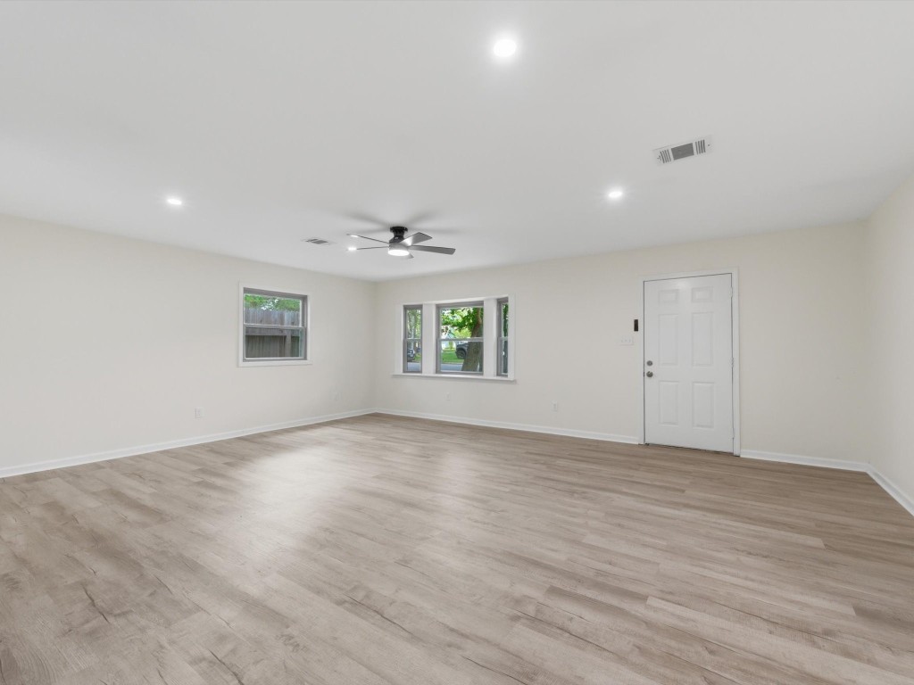 725 Lafayette Street Hempstead, TX 77445 - Photo 5 of 26