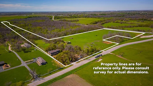 a view of a tennis court
