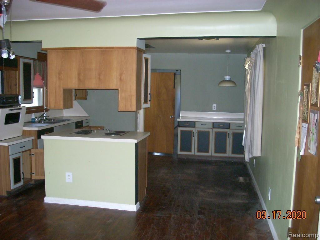 9510 South Durand Road Durand, MI 48429 - Photo 9 of 18 DSCN2178.JPG