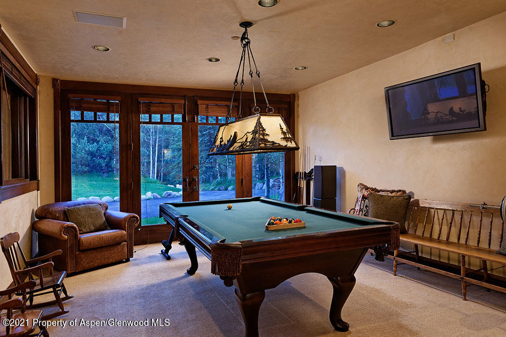 31 Northstar Circle Aspen, CO 81611 - Photo 22 of 51 a room with furniture and window