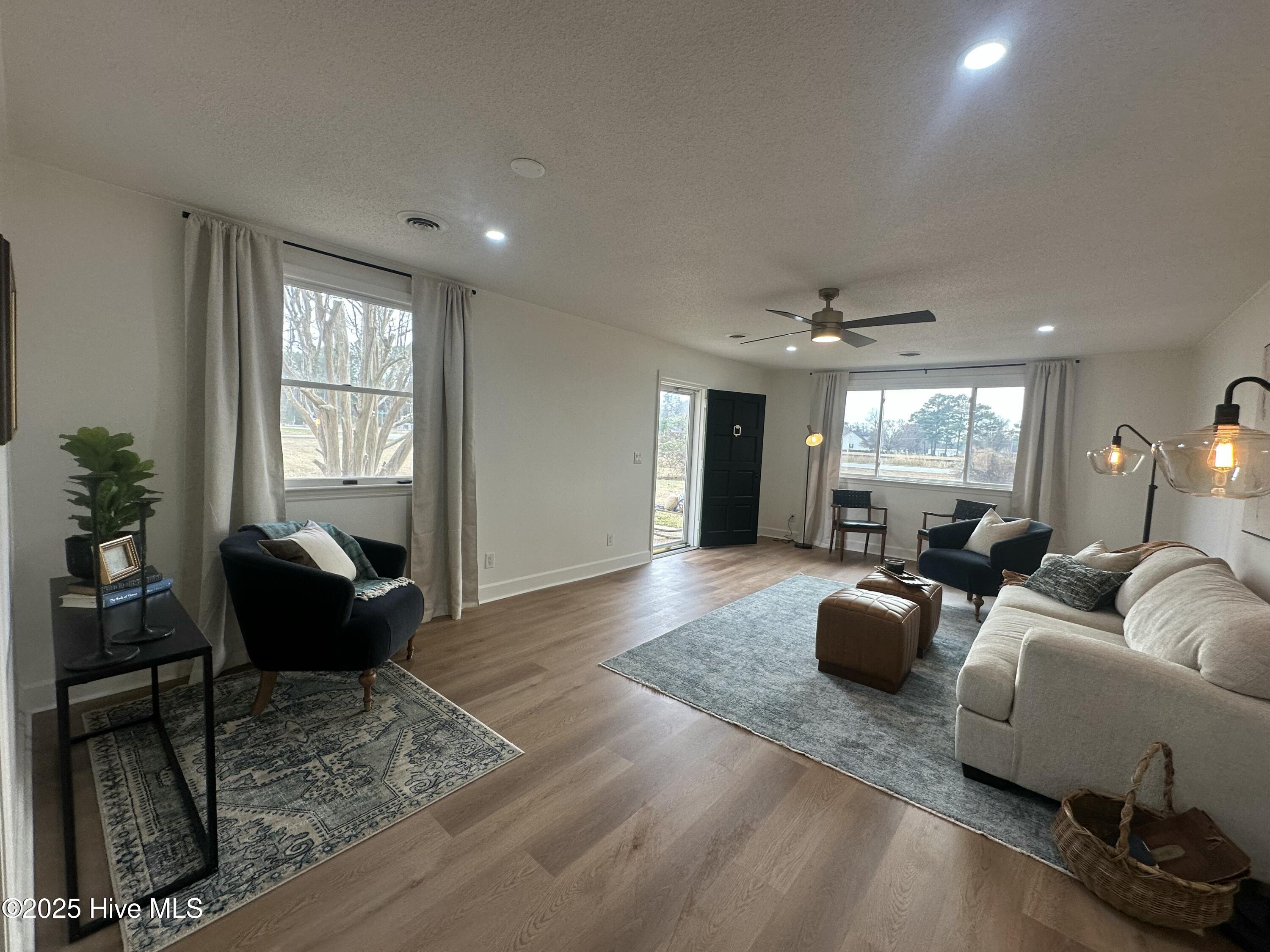 111 Asbury Road Cove City, NC 28523 - Photo 5 of 52 Living room #2