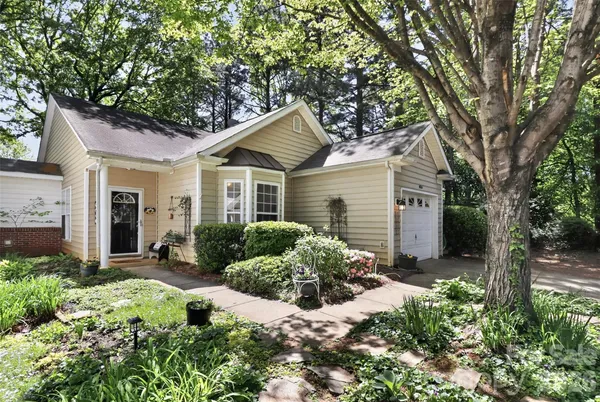 $290,000 | 4851 Steepleglen Court, Charlotte, NC 28269