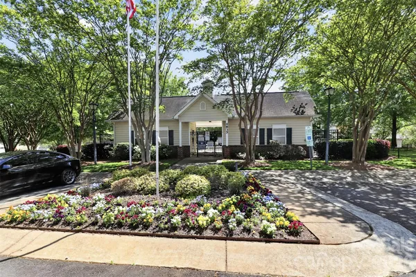 $290,000 | 4851 Steepleglen Court, Charlotte, NC 28269