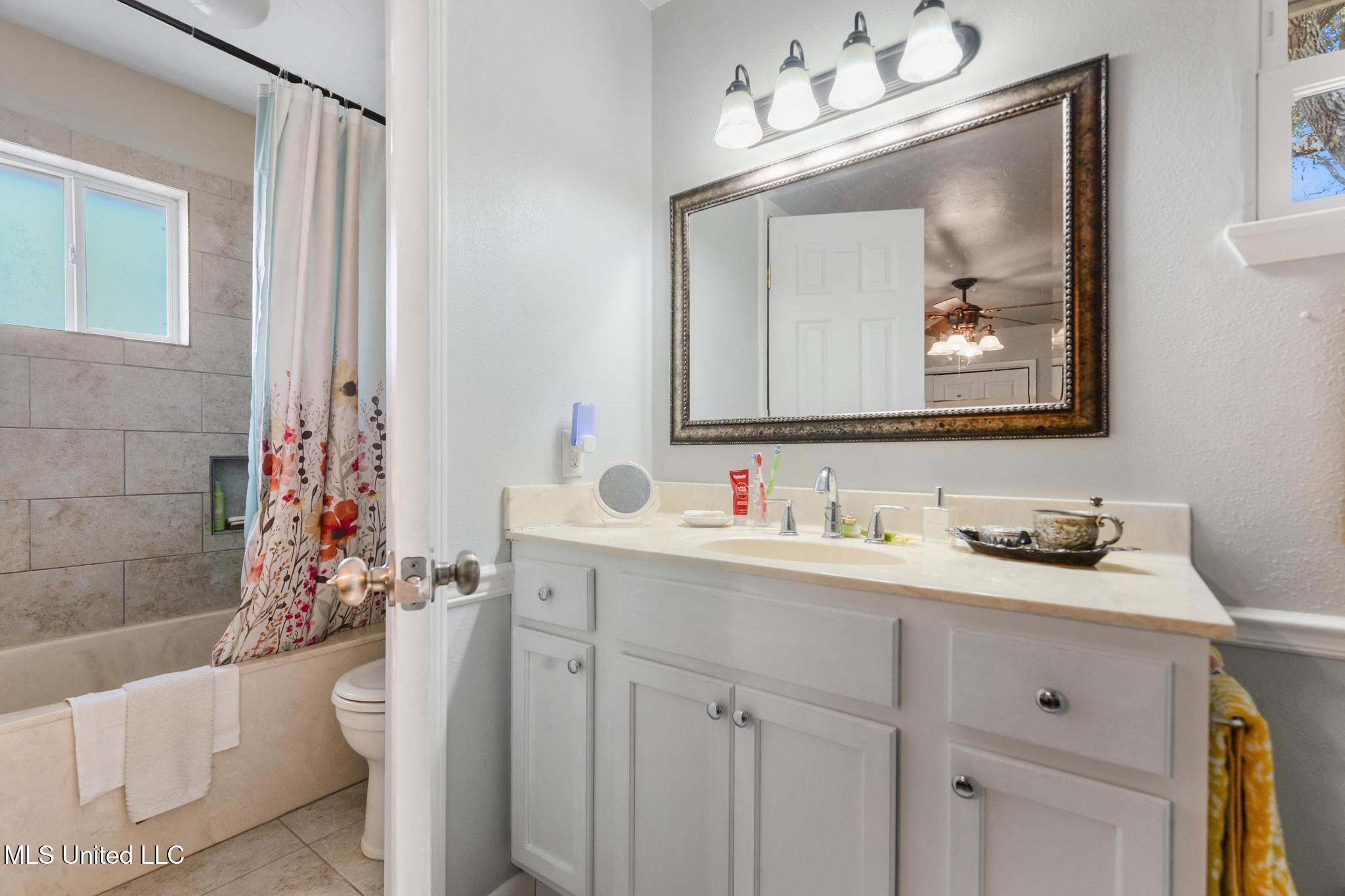 3231 Nottingham Road Ocean Springs, MS 39564 - Photo 14 of 27 014