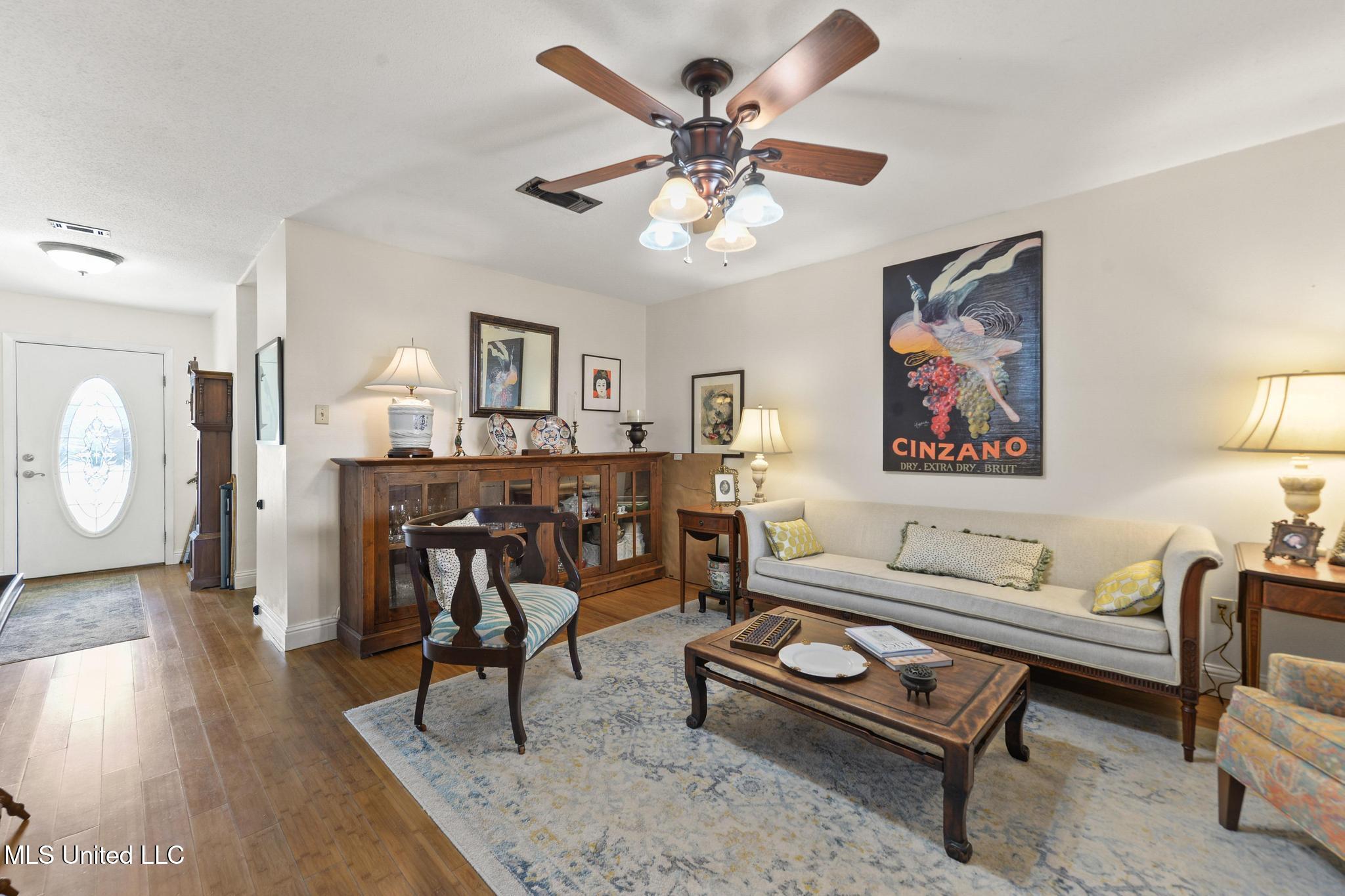 3231 Nottingham Road Ocean Springs, MS 39564 - Photo 3 of 27 003