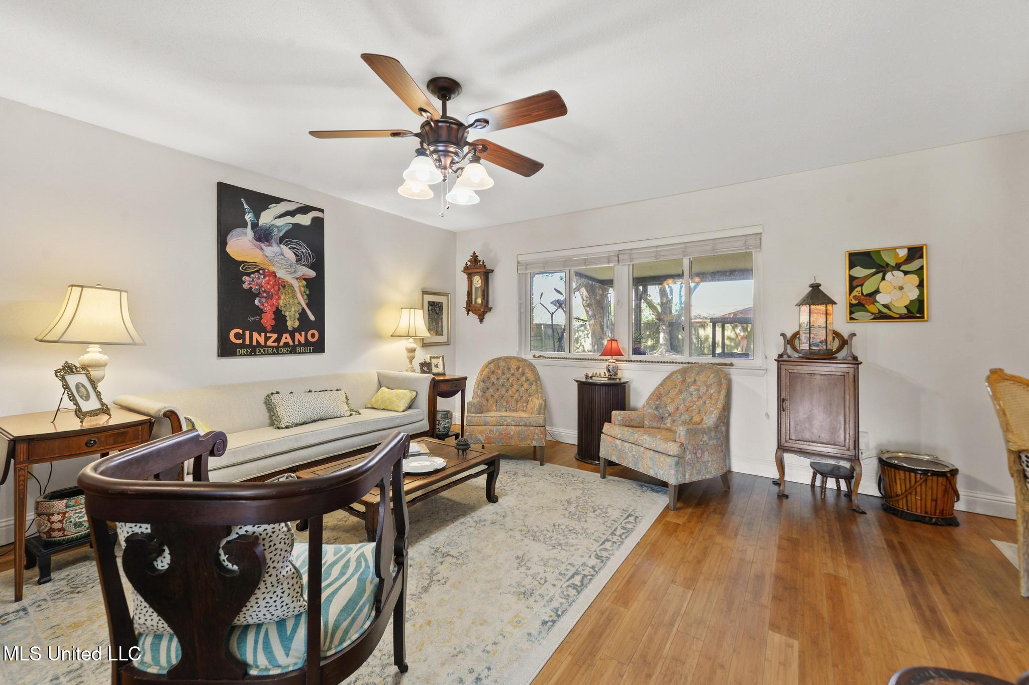 3231 Nottingham Road Ocean Springs, MS 39564 - Photo 4 of 27 004