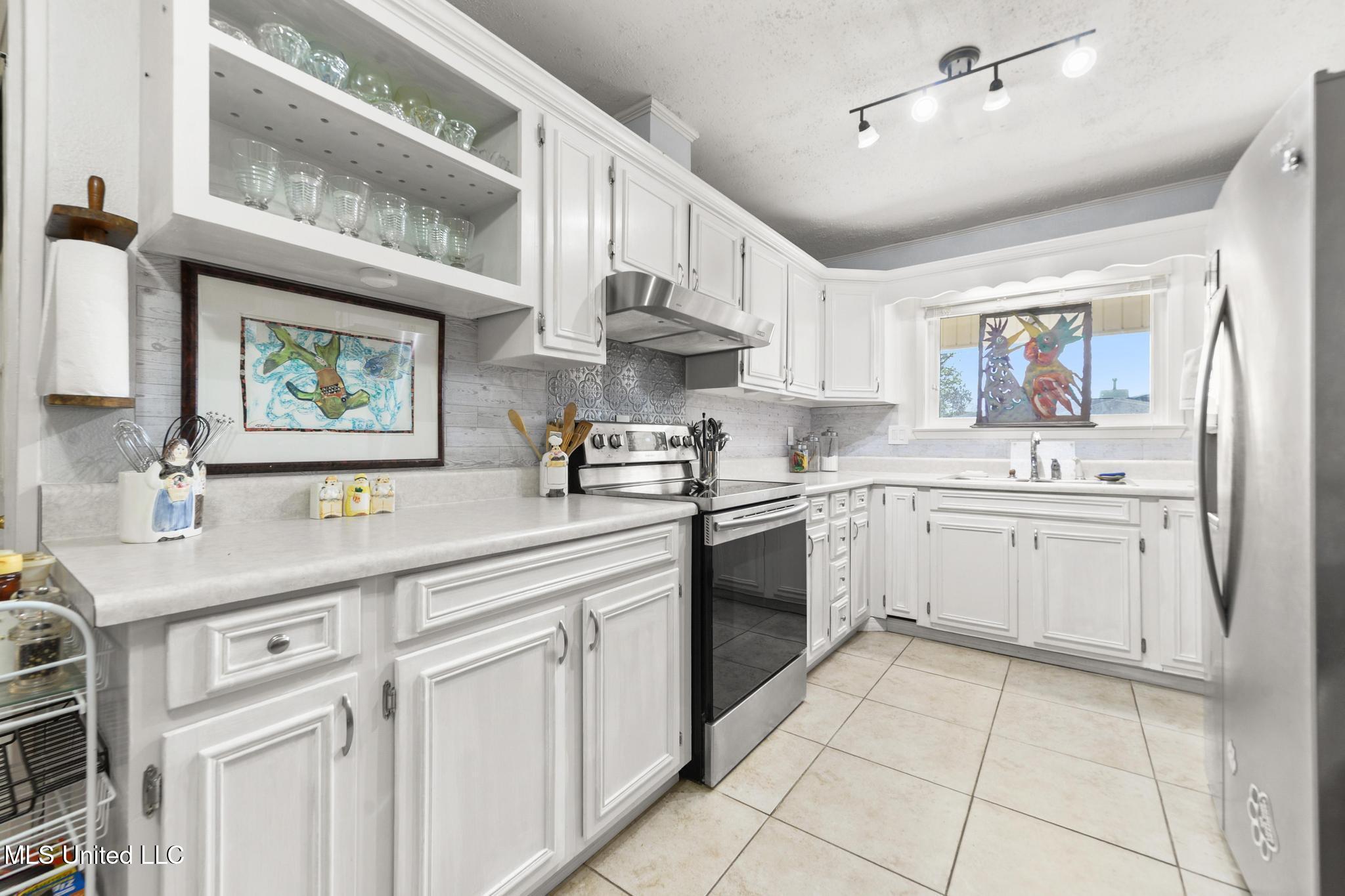 3231 Nottingham Road Ocean Springs, MS 39564 - Photo 9 of 27 009