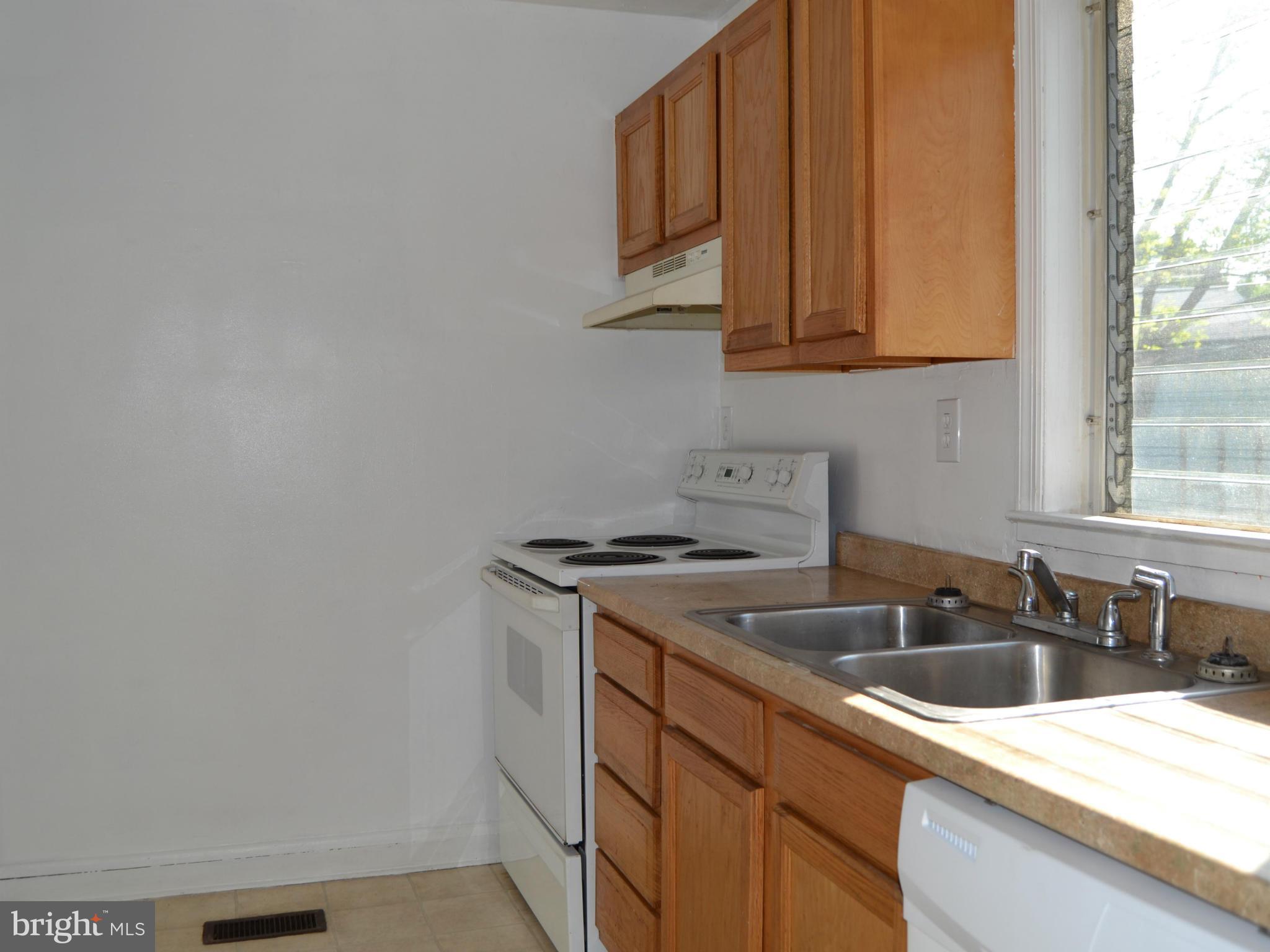 2606 Canterbury Road Baltimore, MD 21234 - Photo 5 of 16 Kitchen