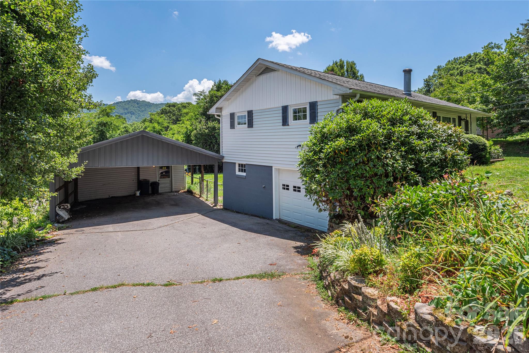 881 Mulberry Street Clyde, NC 28721 - Photo 26 of 29