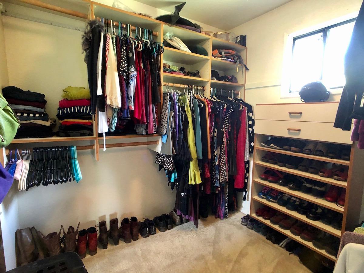 6915 Rapp Lane Talent, OR 97540 - Photo 23 of 40 Walkin Closet