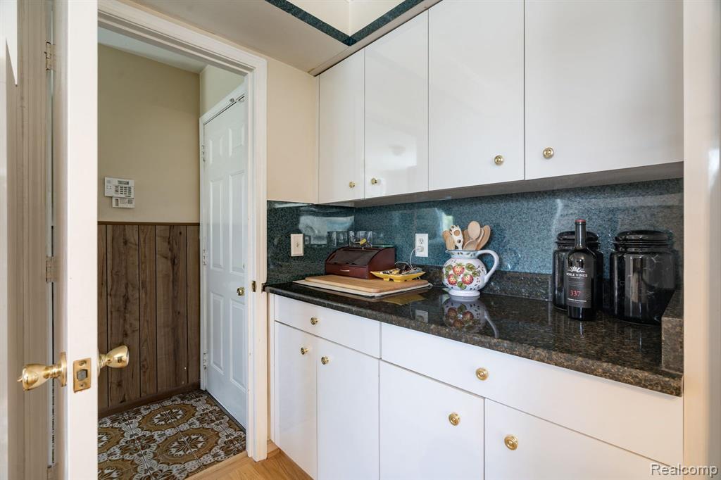 918 Langley Road Rochester Hills, MI 48309 - Photo 12 of 43