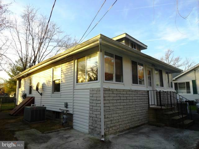 8605 North Point Road Baltimore, MD 21219 - Photo 3 of 13 Exterior (General)