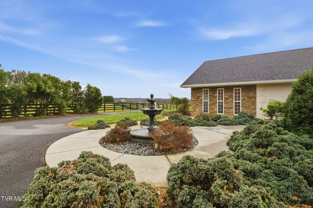 $699,000 | 22120 Flame Leaf Drive, Bristol, VA 24202