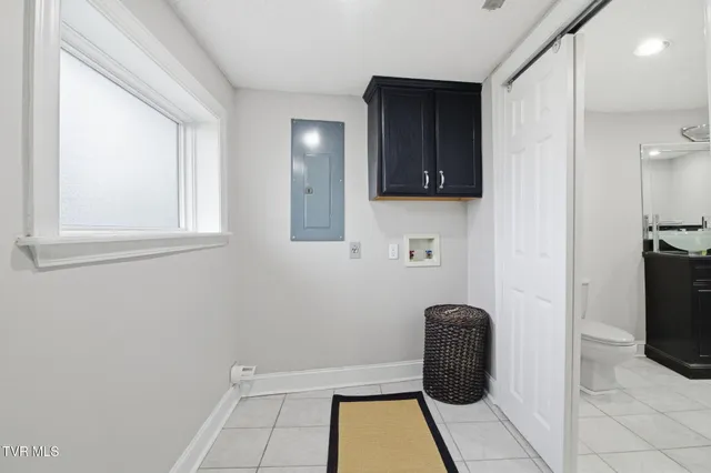 $699,000 | 22120 Flame Leaf Drive, Bristol, VA 24202