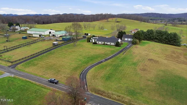 $699,000 | 22120 Flame Leaf Drive, Bristol, VA 24202