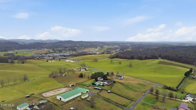 $699,000 | 22120 Flame Leaf Drive, Bristol, VA 24202