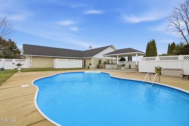 $699,000 | 22120 Flame Leaf Drive, Bristol, VA 24202