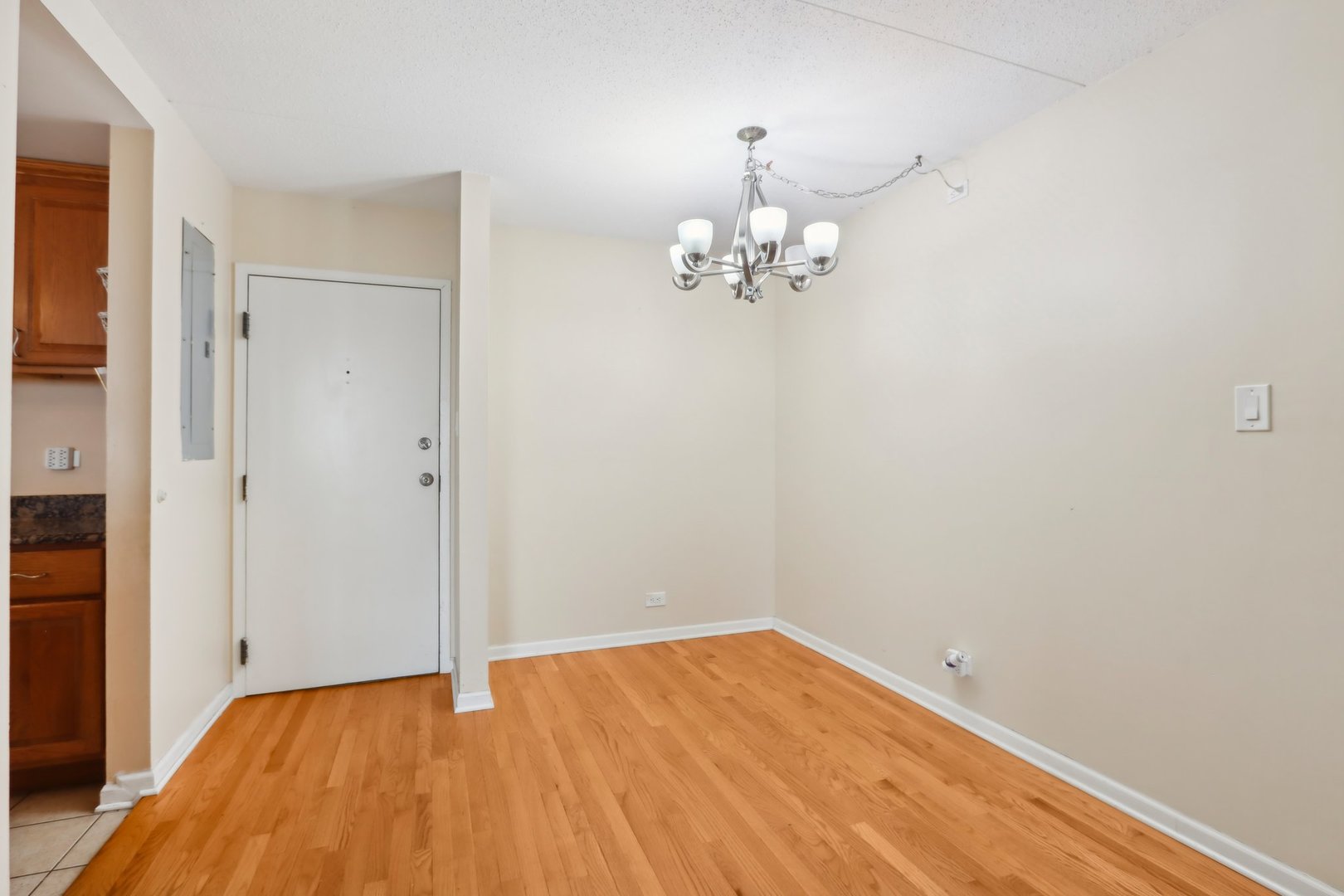 2005 South Finley Road, Unit 802 Lombard, IL 60148 - Photo 9 of 34 Gallery Image 9