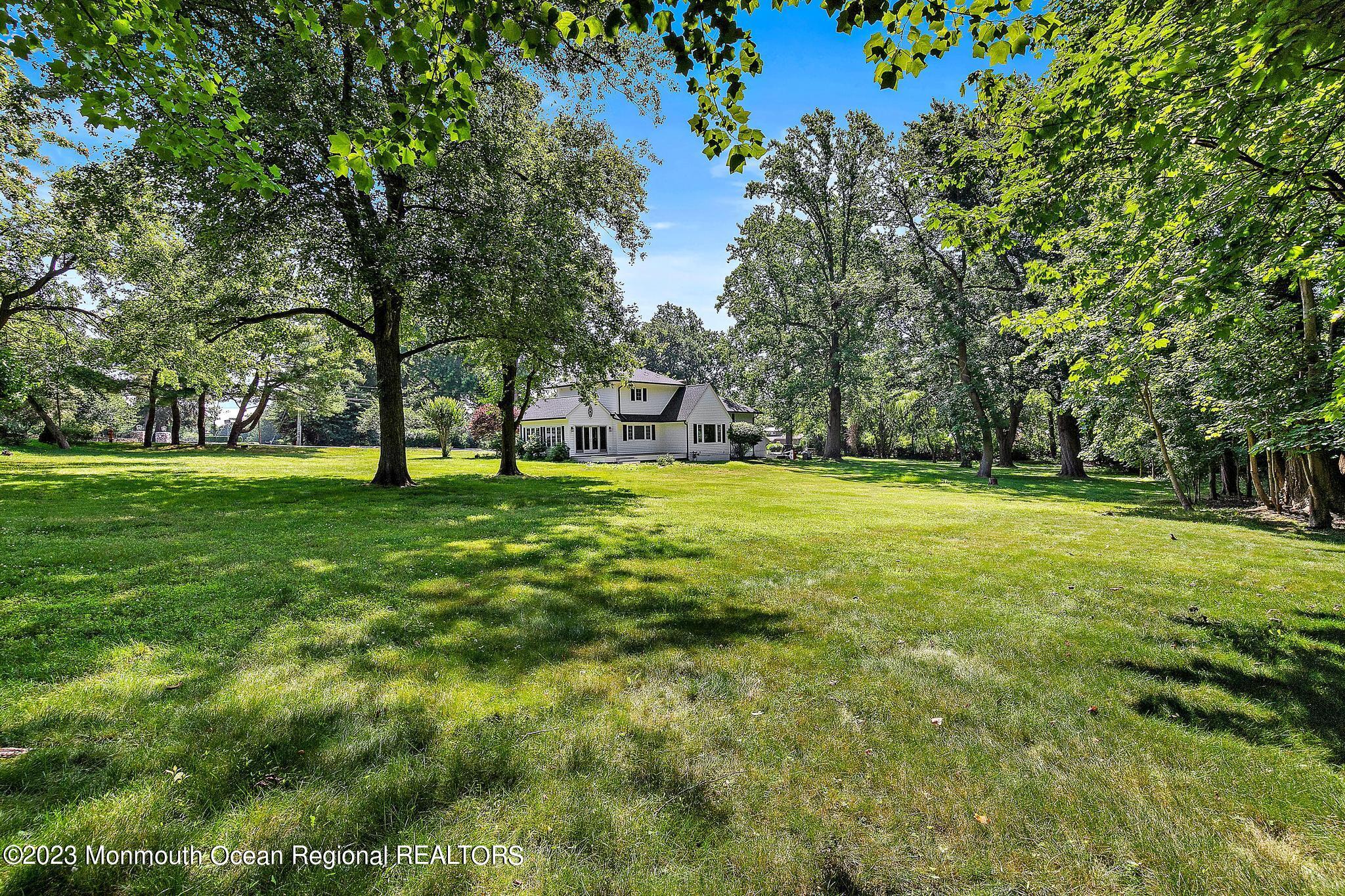 2 Heathcliff Road Rumson, NJ 07760 - Photo 36 of 38 a view of a park with large trees