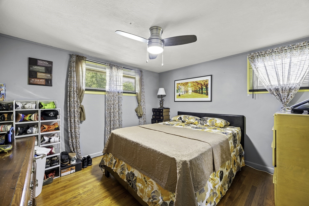 39 Wakefield Street Springfield, MA 01151 - Photo 17 of 28