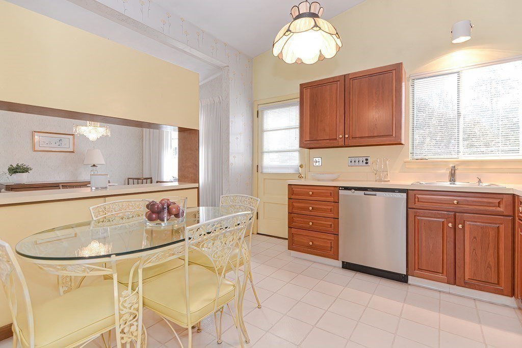 112 Harding Street Newton, MA 02465 - Photo 11 of 31 Gallery Image 11