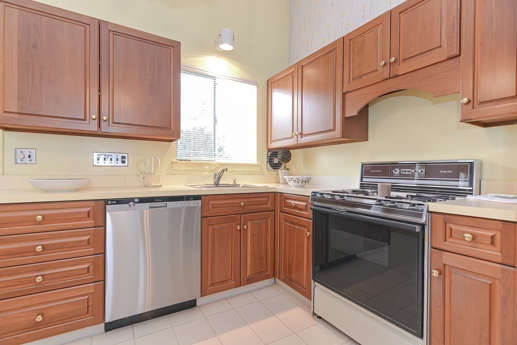 112 Harding Street Newton, MA 02465 - Photo 12 of 31 Gallery Image 12