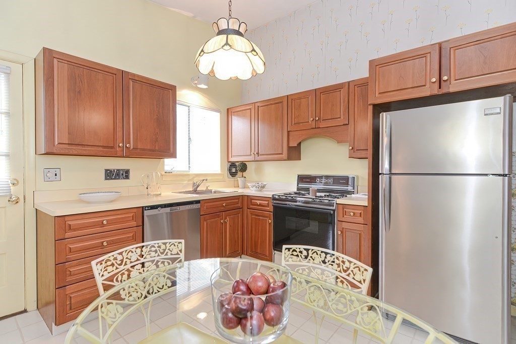 112 Harding Street Newton, MA 02465 - Photo 13 of 31 Gallery Image 13