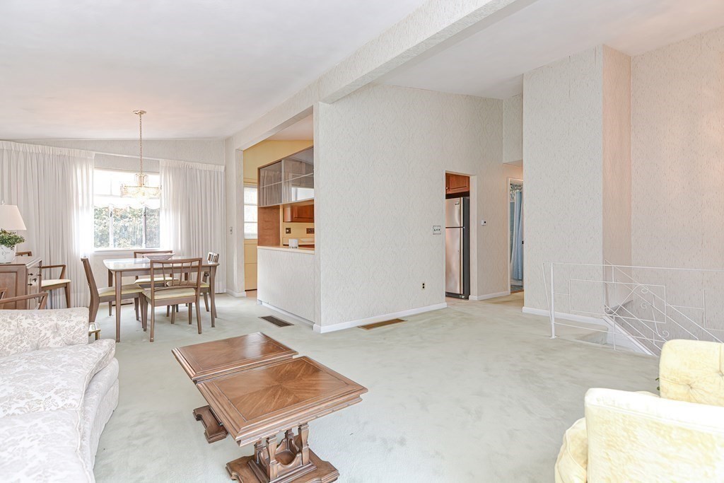 112 Harding Street Newton, MA 02465 - Photo 3 of 31 Gallery Image 3