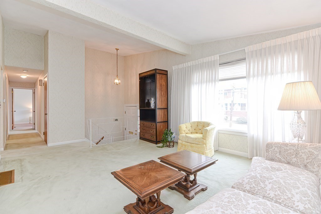 112 Harding Street Newton, MA 02465 - Photo 4 of 31 Gallery Image 4