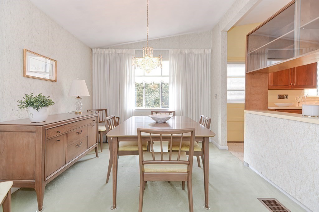 112 Harding Street Newton, MA 02465 - Photo 8 of 31 Gallery Image 8