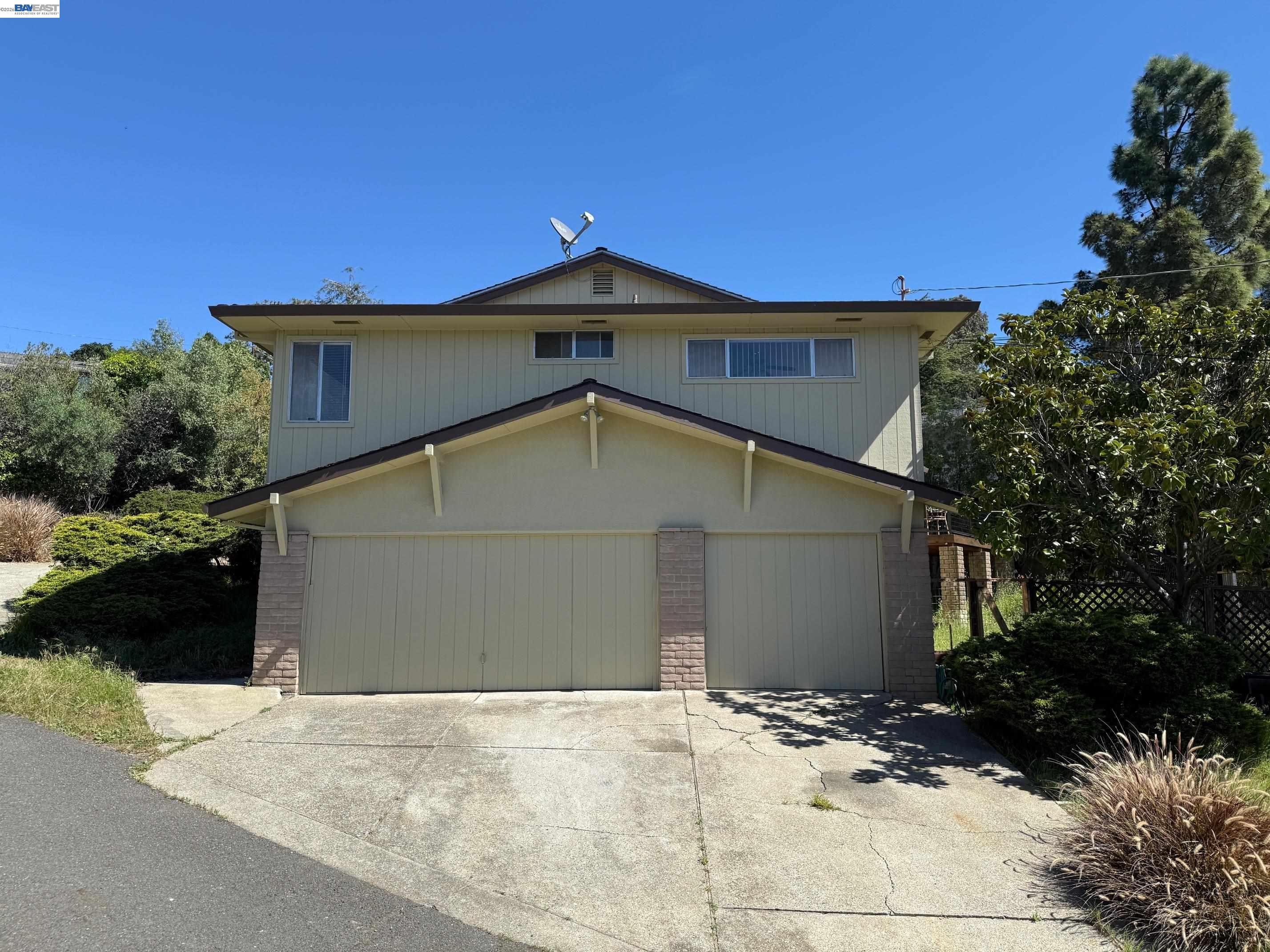 2728 Sheffield Place Castro Valley, CA 94546 - Photo 27 of 29 a front view of a house with a yard