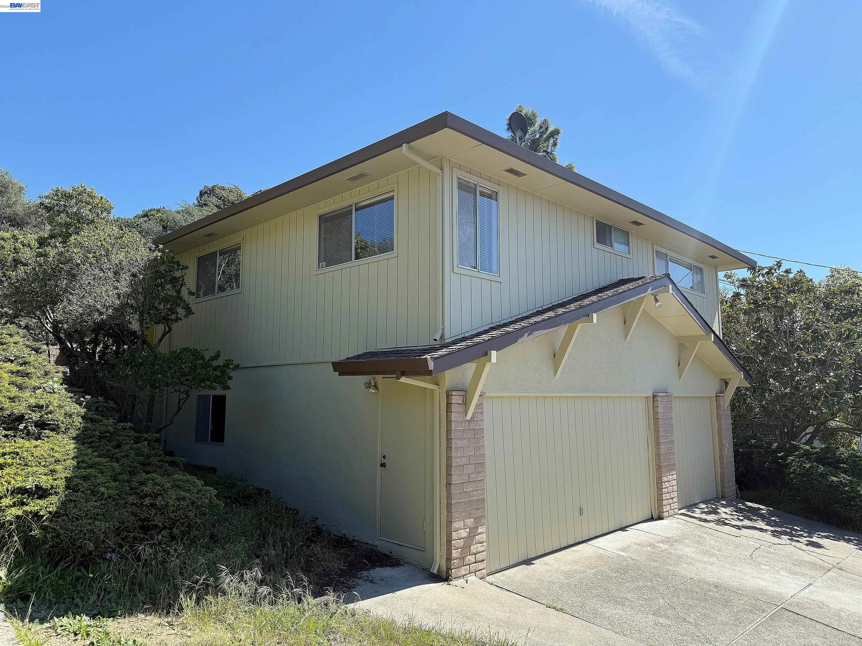 2728 Sheffield Place Castro Valley, CA 94546 - Photo 28 of 29 a front view of a house with a yard