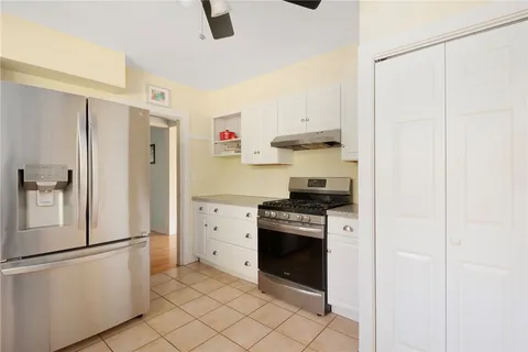 $649,000 | 6 Conway Drive, Barrington, RI 02806