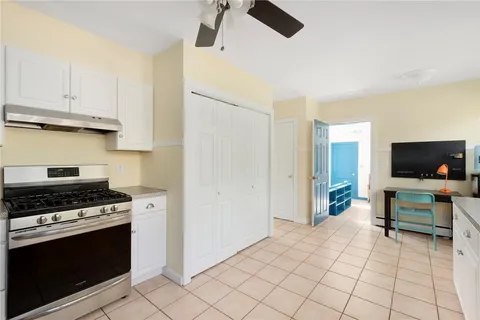 $649,000 | 6 Conway Drive, Barrington, RI 02806