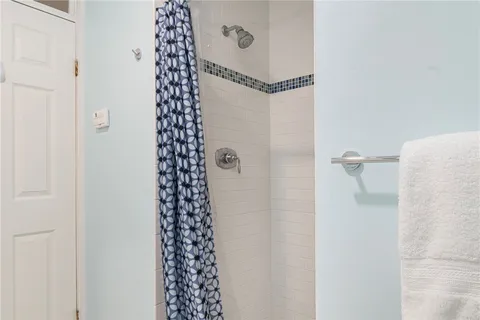 $649,000 | 6 Conway Drive, Barrington, RI 02806