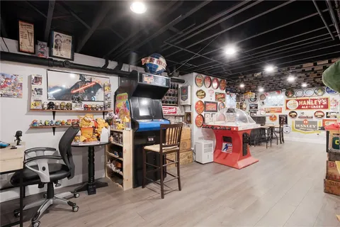 $649,000 | 6 Conway Drive, Barrington, RI 02806