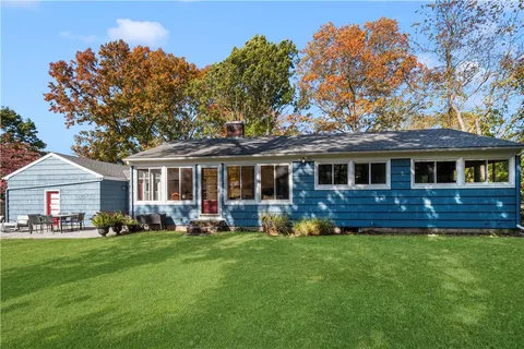 $649,000 | 6 Conway Drive, Barrington, RI 02806
