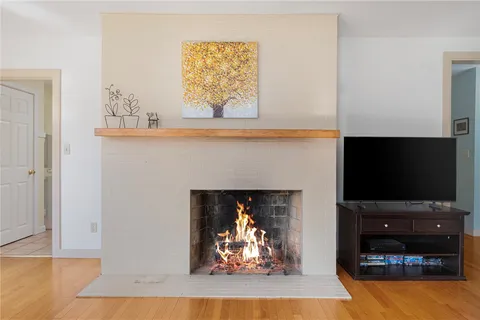 $649,000 | 6 Conway Drive, Barrington, RI 02806