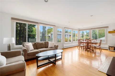 $649,000 | 6 Conway Drive, Barrington, RI 02806