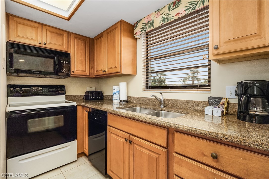 600 Neapolitan Way, Unit 239 Naples, FL 34103 - Photo 9 of 29 Gallery Image 9