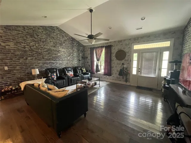 $424,900 | 21 Par Drive, Granite Falls, NC 28630