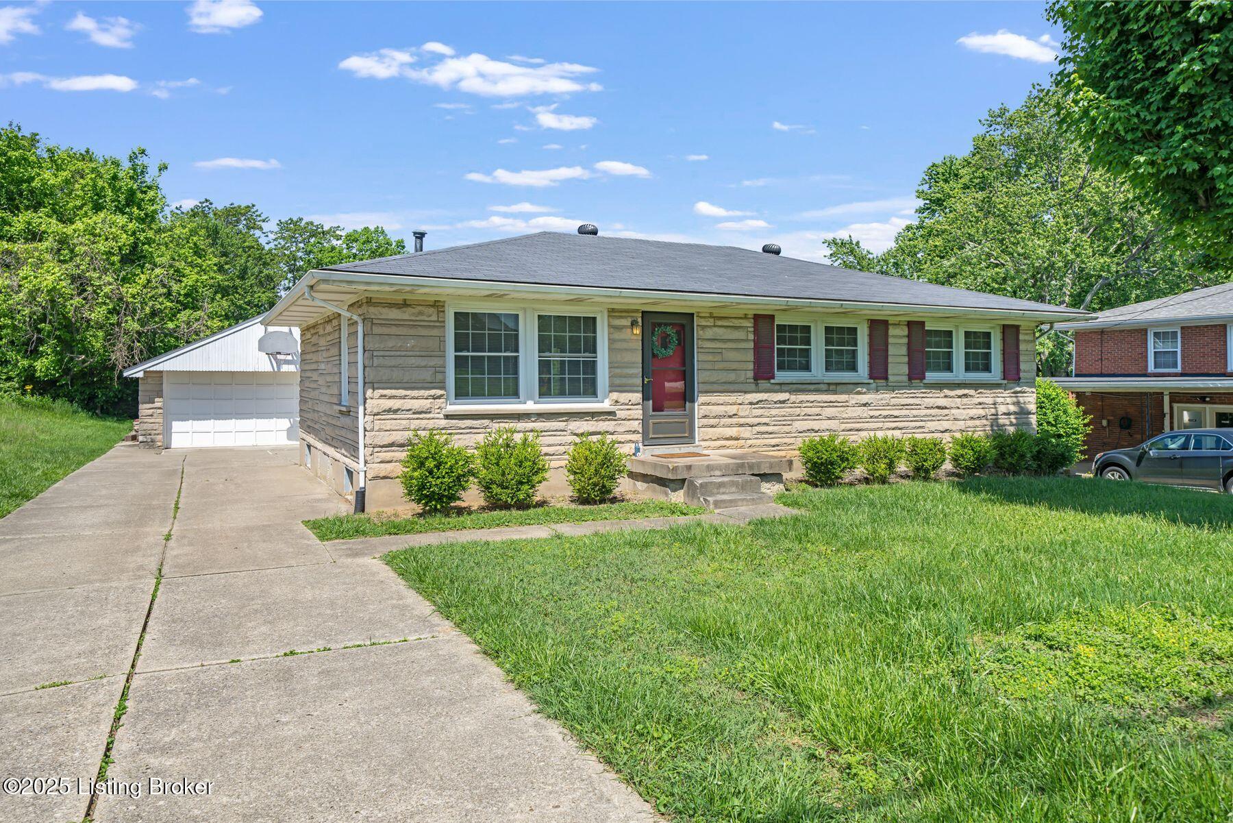 7608 Smyrna Road Louisville, KY 40228 - Photo 2 of 57 photo_online_001