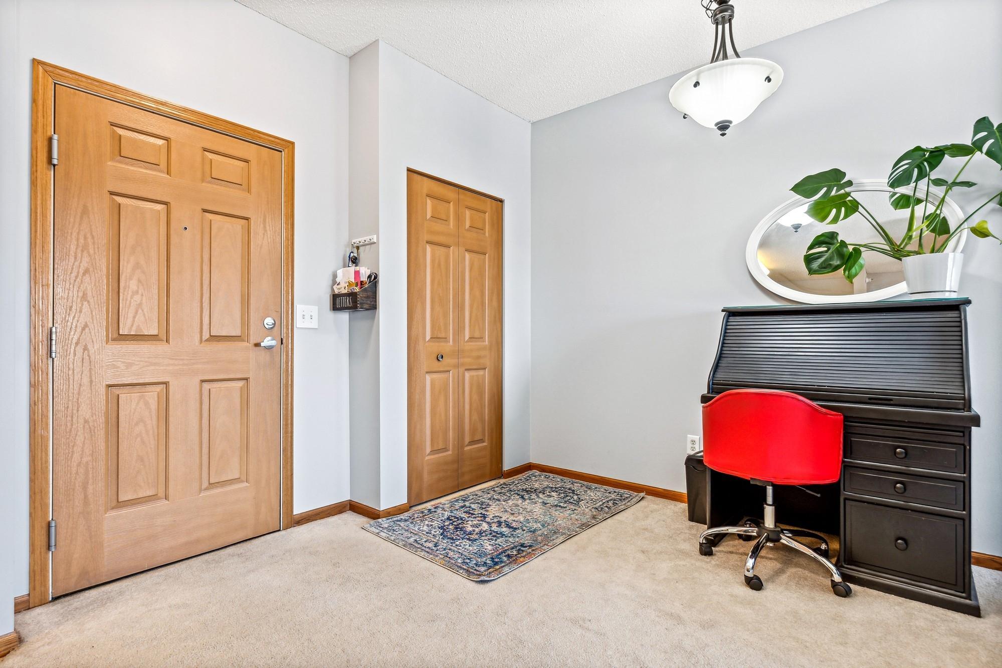 114200 Hundertmark Road, Unit 303 Chaska, MN 55318 - Photo 4 of 18 Gallery Image 4