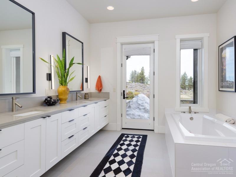 61367 Triple Knot Road Bend, OR 97702 - Photo 11 of 25 Gallery Image 11