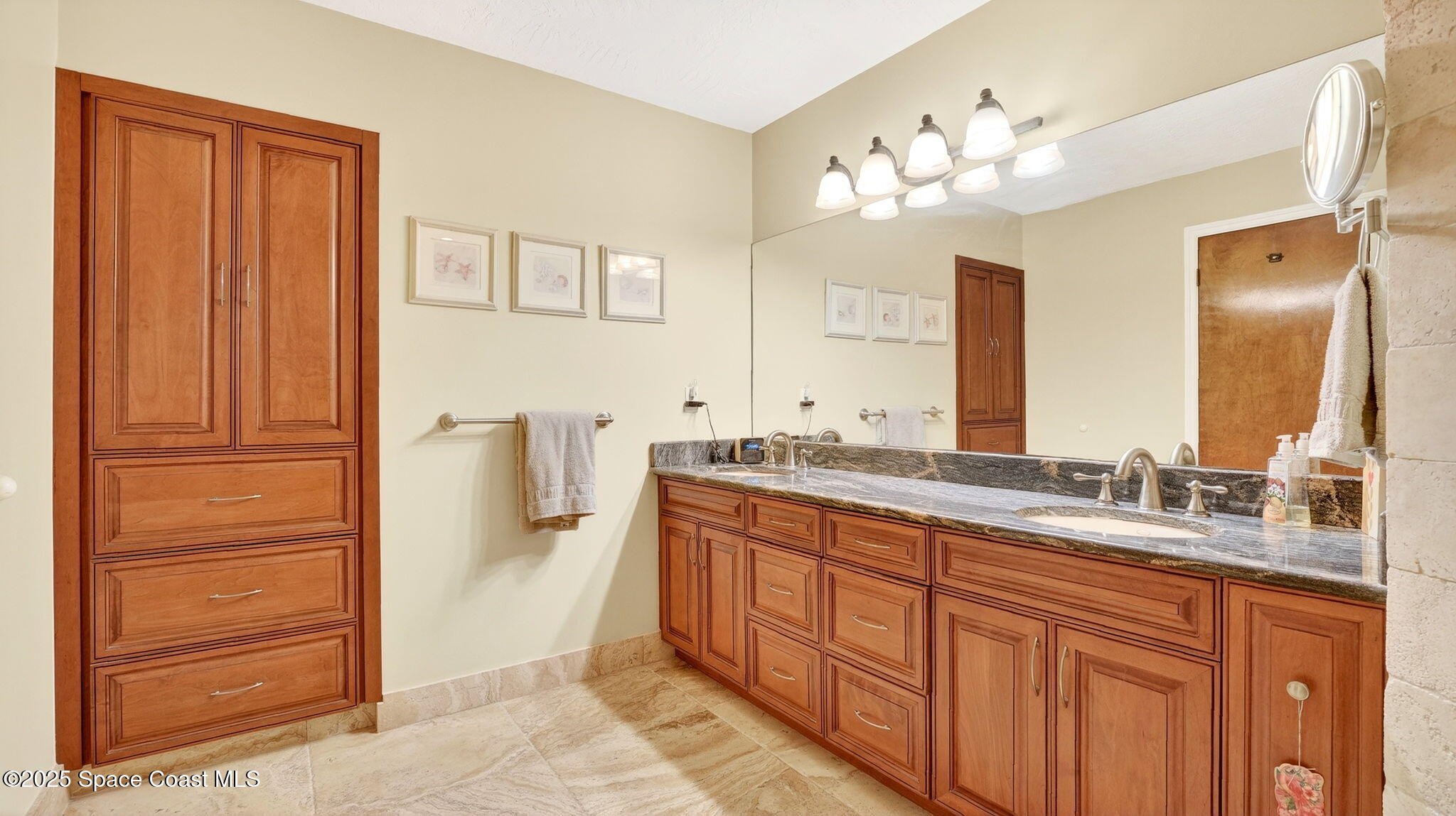 1100 South Riverside Drive Edgewater, FL 32132 - Photo 33 of 67 Primary Bath