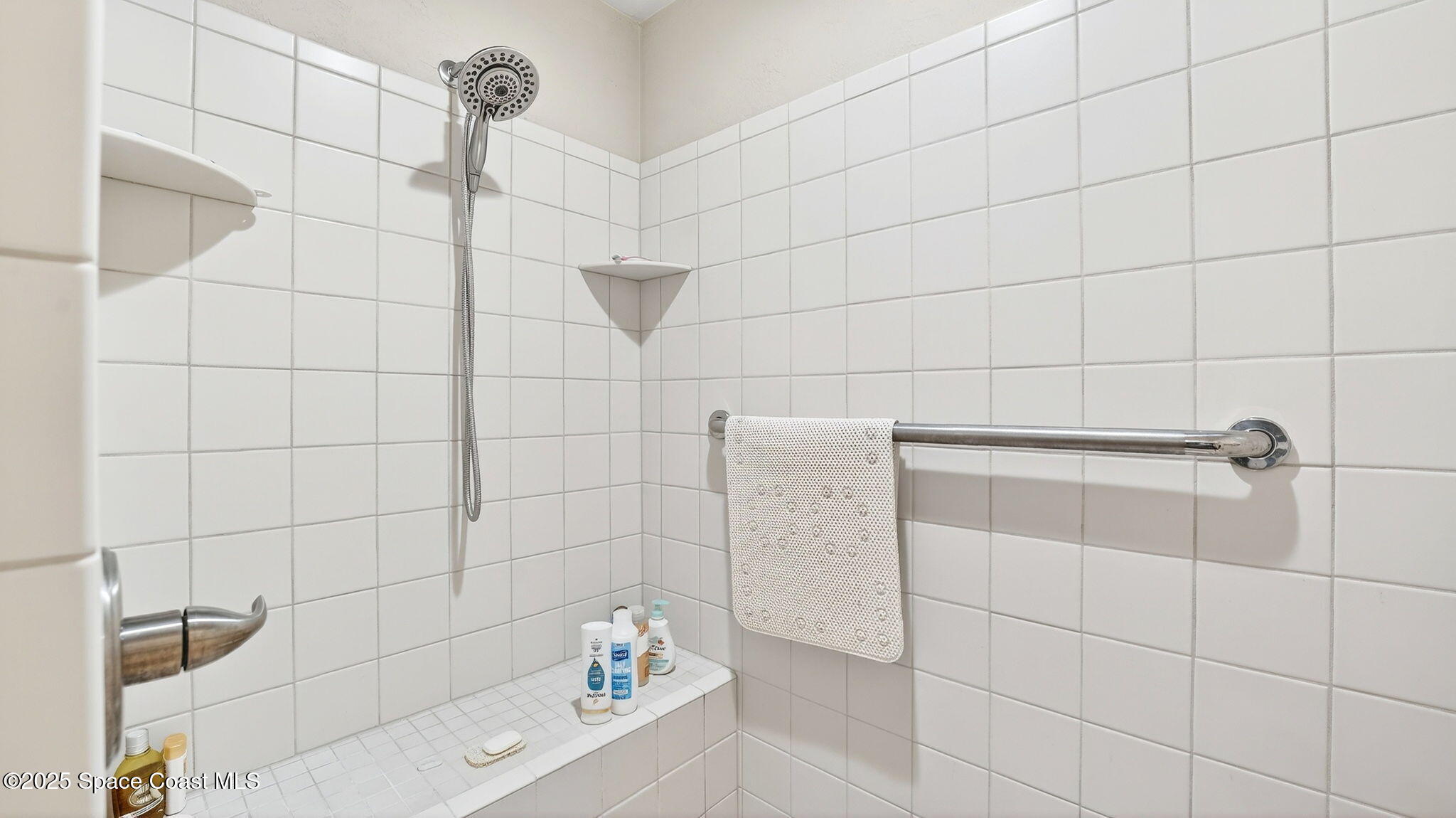 1100 South Riverside Drive Edgewater, FL 32132 - Photo 40 of 67 2nd Primary bath