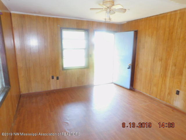 932 3rd Street Lambert, MS 38643 - Photo 4 of 15 DSCN2403