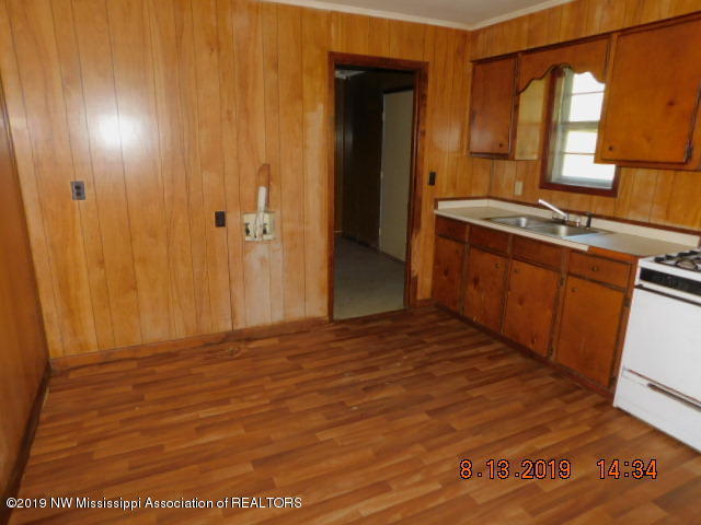 932 3rd Street Lambert, MS 38643 - Photo 5 of 15 DSCN2407
