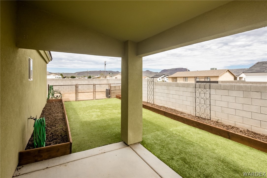 3621 North Kenneth Road Kingman, AZ 86409 - Photo 38 of 47 a view of an outdoor space and a balcony